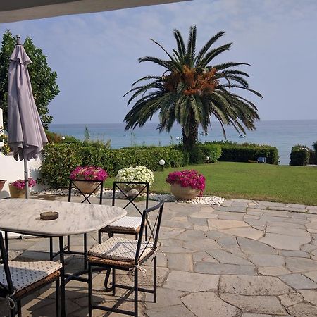 Beach Front Chanioti Polychrono Bagian luar foto