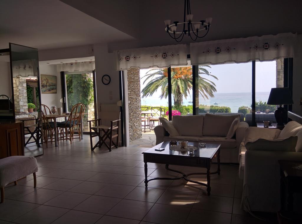Beach Front Chanioti Polychrono Bagian luar foto