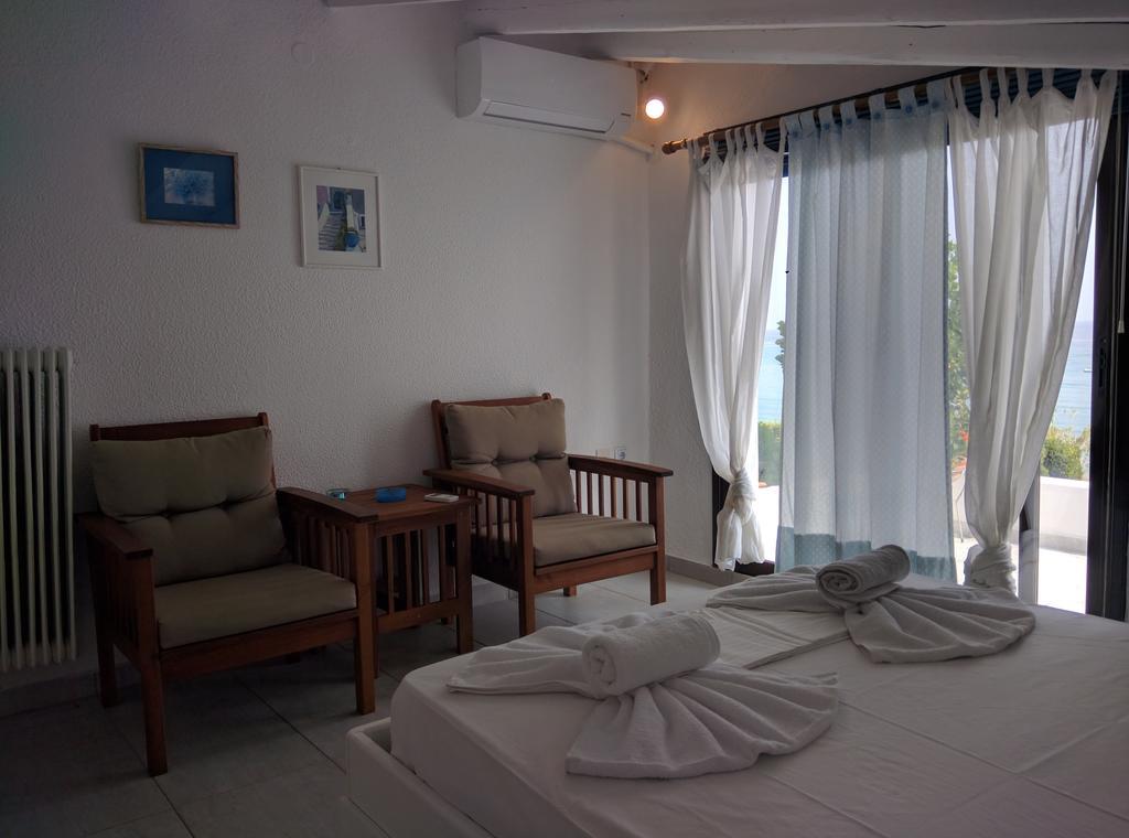 Beach Front Chanioti Polychrono Bagian luar foto